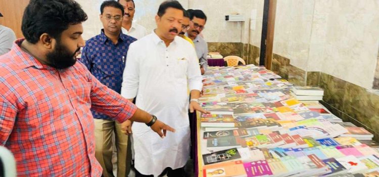 नेहरू नगर सार्वजनिक श्री गणेशोत्सव मंडळ, आयोजित भव्य पुस्तक प्रदर्शन आणि सवलत दरात विक्री