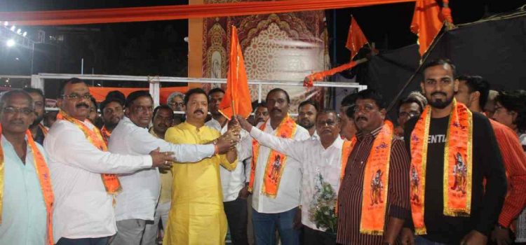 लोकमान्य सेवा मंडळातील आजी-माजी सभासद व रहिवासी यांचा शिवसेनेमध्ये पक्ष प्रवेश